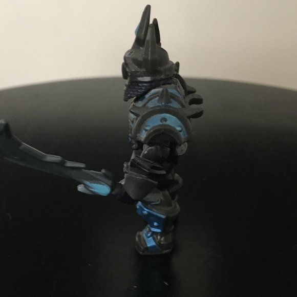 Rare Mega Bloks World of Warcraft Blind Pack - Night Elf Death Knight - Picture 4 of 9